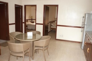 Íbúð | Borðhald á herbergi eingöngu