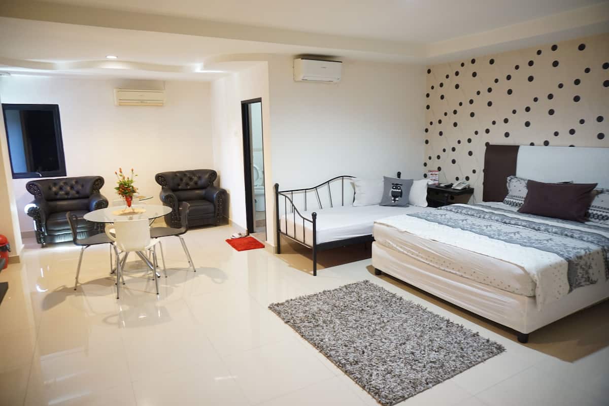ห้องเอ็กเซกคิวทีฟสวีท, เตียงคิงไซส์ 1 เตียง, ปลอดบุหรี่ | มินิบาร์, โต๊ะทำงาน, Wi-Fi ฟรี