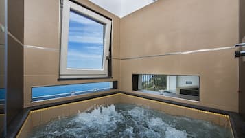 Superior Double Room, Sea View | Room amenity