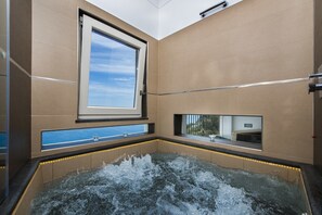 Superior Double Room, Sea View | Room amenity