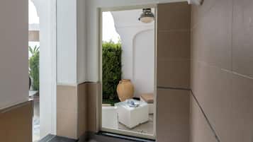 Superior Double Room, Terrace, Sea View | Bathroom | Free toiletries, hair dryer, bidet, towels