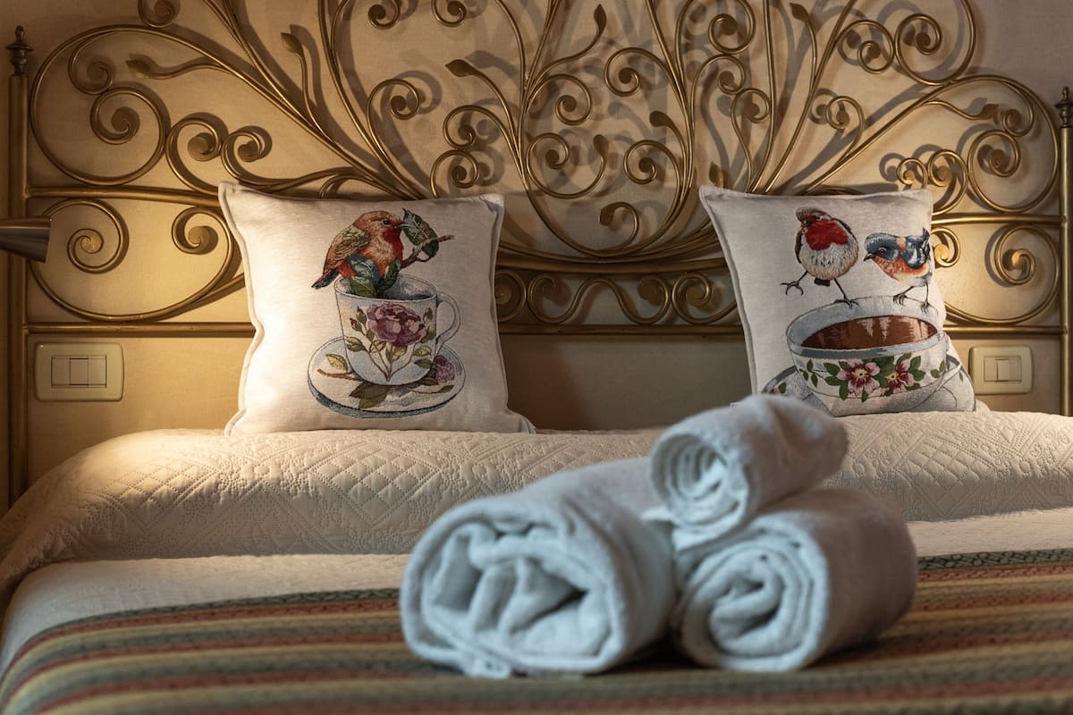 Deluxe Studio (Veranda) | In-room safe, desk, laptop workspace, soundproofing