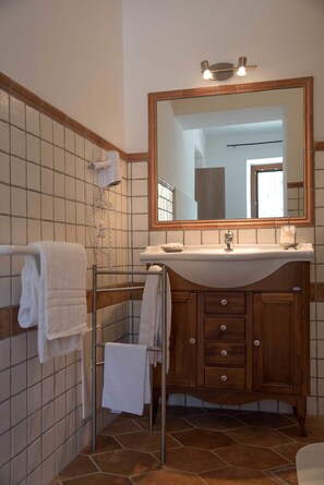 Comfort Quadruple Room, 1 Bedroom | Bathroom | Shower, free toiletries, hair dryer, bathrobes