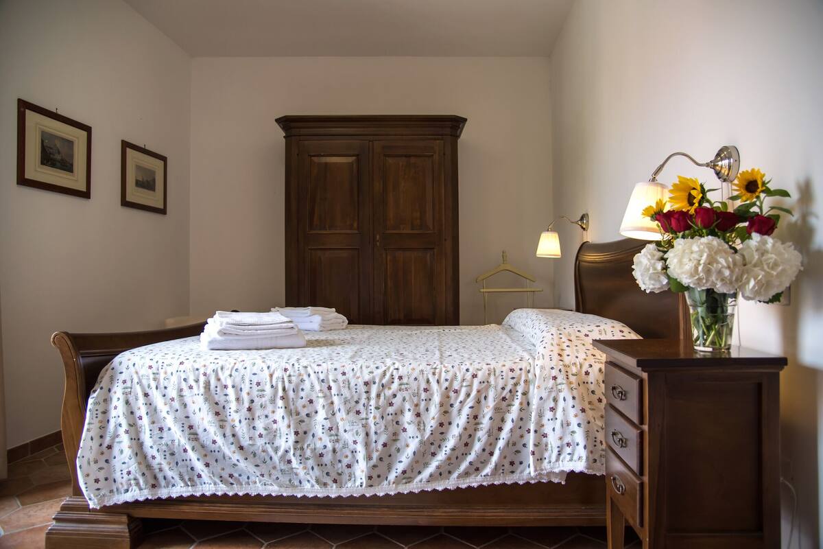 Comfort Double Room, 1 Double Bed | In-room safe, soundproofing, free WiFi, bed sheets