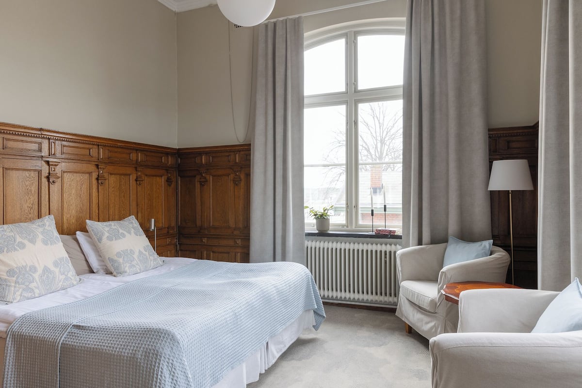 Tweepersoonskamer, 2 eenpersoonsbedden, privébadkamer | 1 slaapkamer, lakens van Egyptisch katoen, verduisterende gordijnen