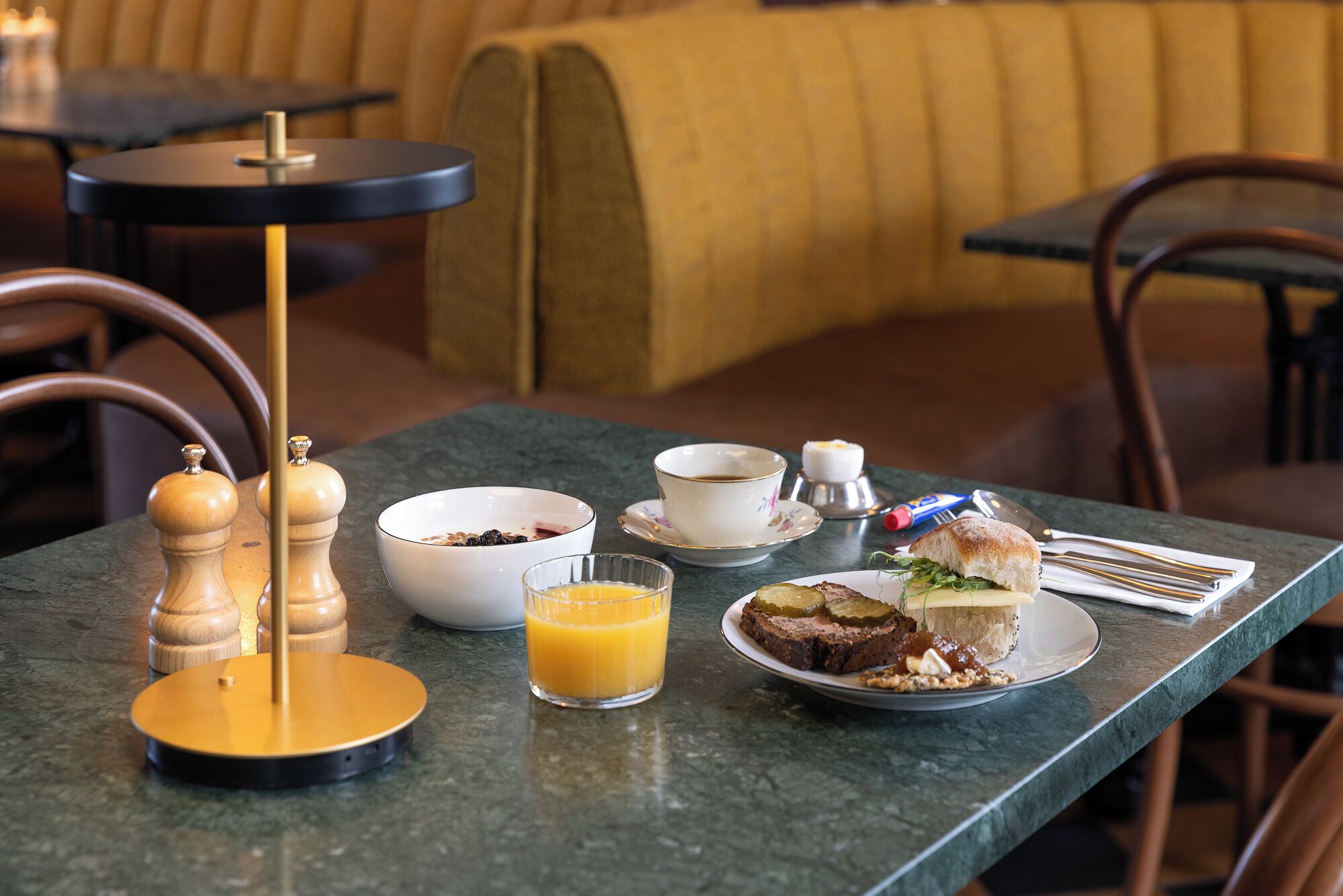 Free daily buffet breakfast