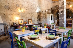 Lunch and dinner served, local cuisine - Il Tanaceto (Castiglione di Sicilia)