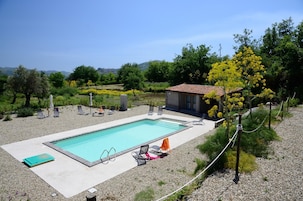 Piscina externa sazonal