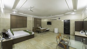 Premium Room | In-room safe, iron/ironing board (on request), WiFi (free) - Treebo Singh Sons (New Delhi)