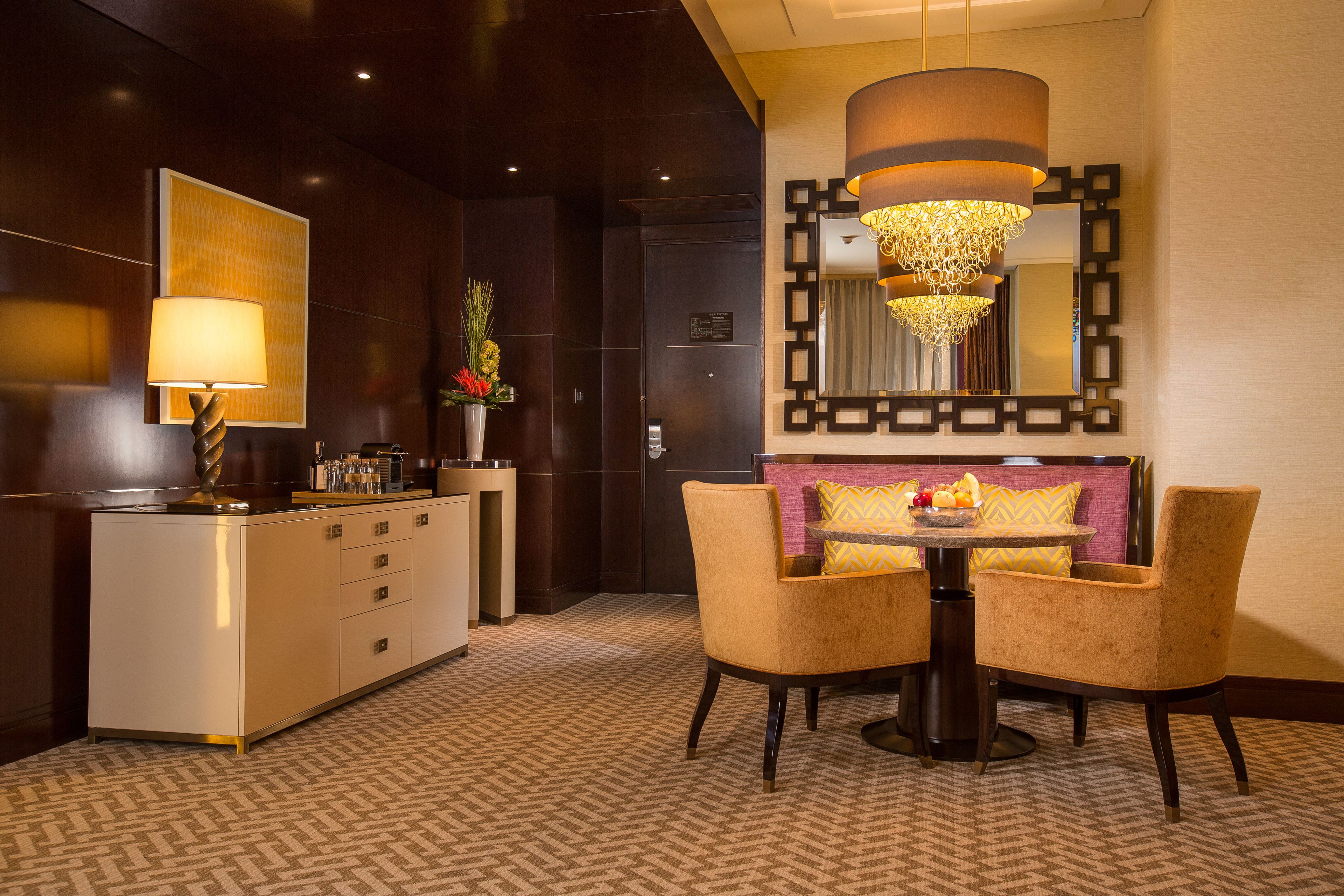 premier suite | living area | tv, pay films, mp3 dock