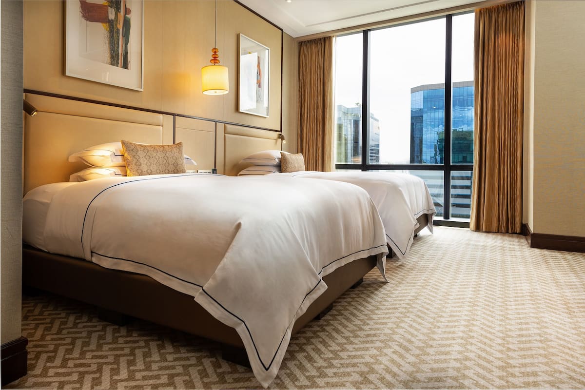 1 bedroom, premium bedding, minibar, in-room safe