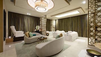 Couples treatment rooms, body treatments, body scrubs, facials
