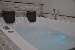 Suite, Whirlpool | Whirlwanne