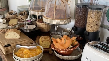 Daily buffet breakfast (EUR 15 per person)