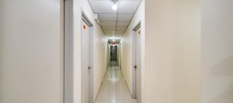 OYO 301 River Inn Hotel