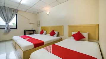 Superior Suite | Laptop workspace, free WiFi, bed sheets