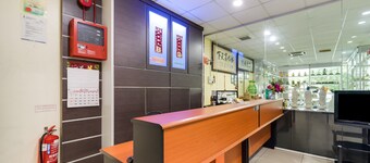 OYO 301 River Inn Hotel