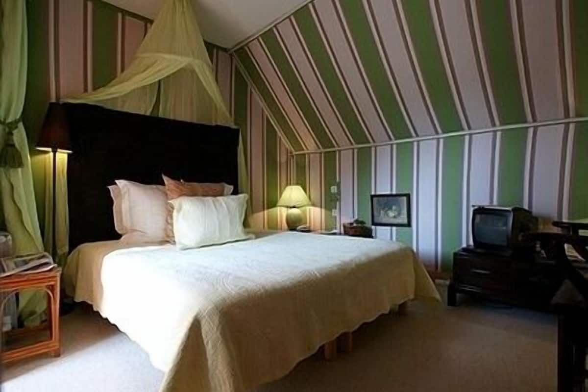 superior double room | desk, free cots/infant beds, free wifi