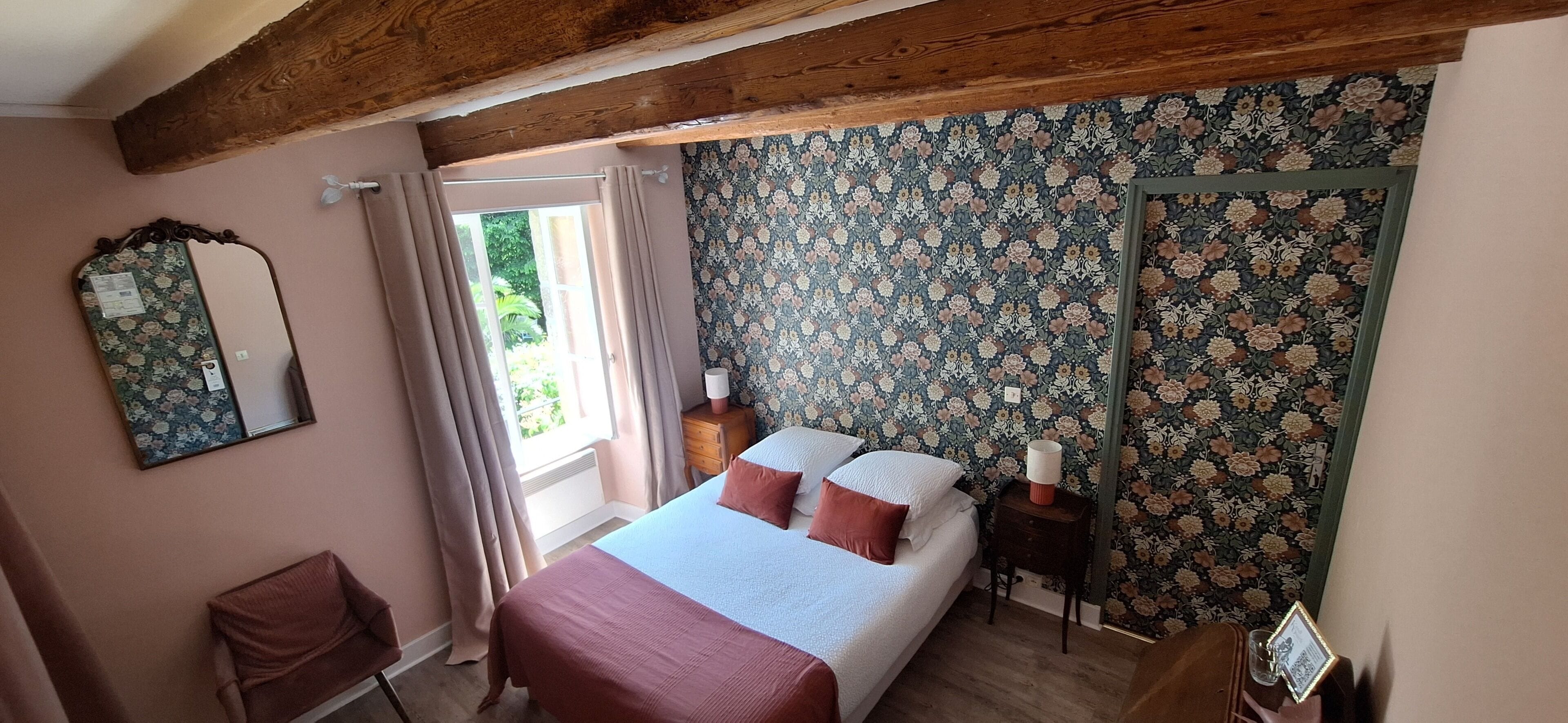 Dobbeltrom  – comfort | Skrivebord og wi-fi (inkludert)