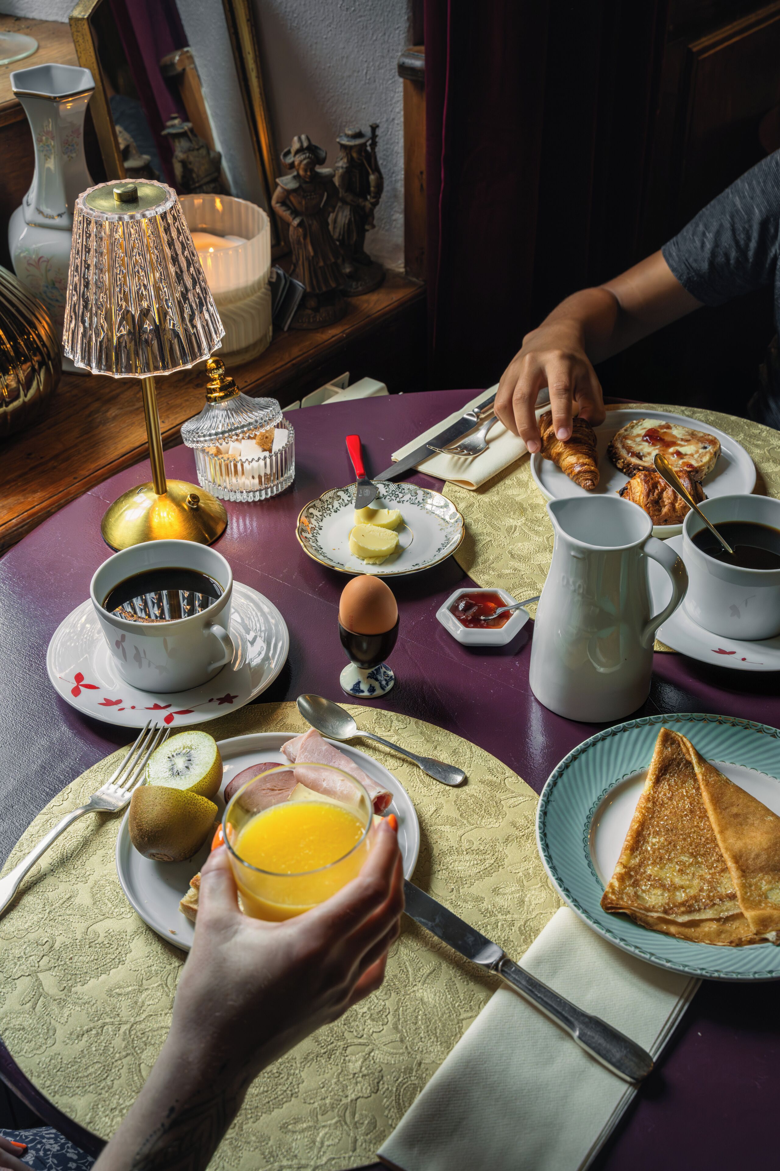 daily buffet breakfast (eur 15.00 per person)