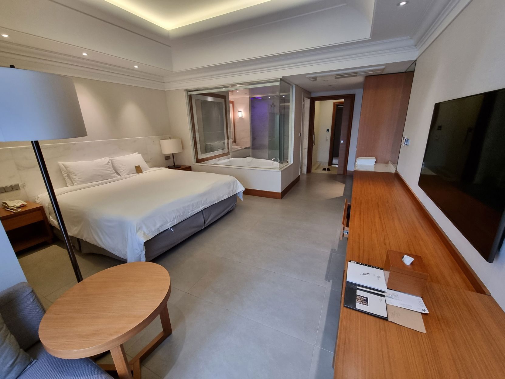 Premium bedding, in-room safe, desk, laptop workspace