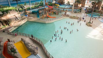 Premium bedding, in-room safe, desk, laptop workspace