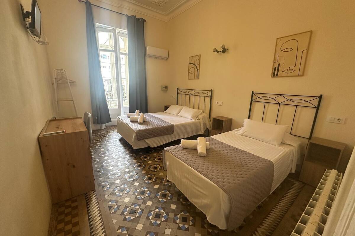 In-room safe, free WiFi, bed sheets