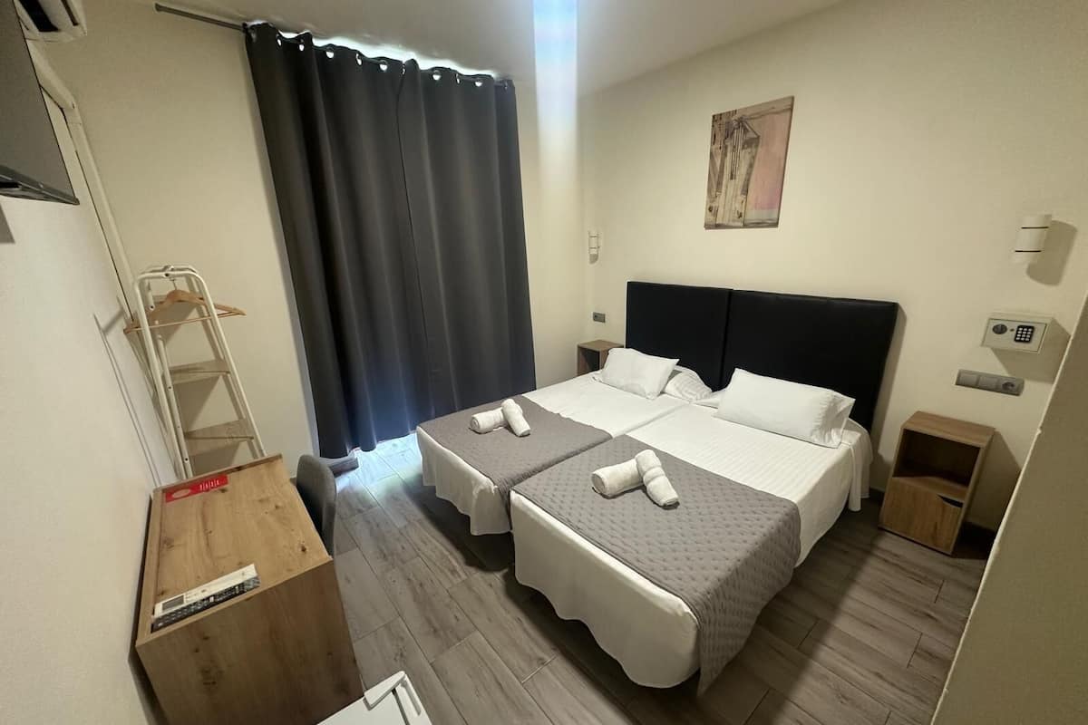 In-room safe, free WiFi, bed sheets