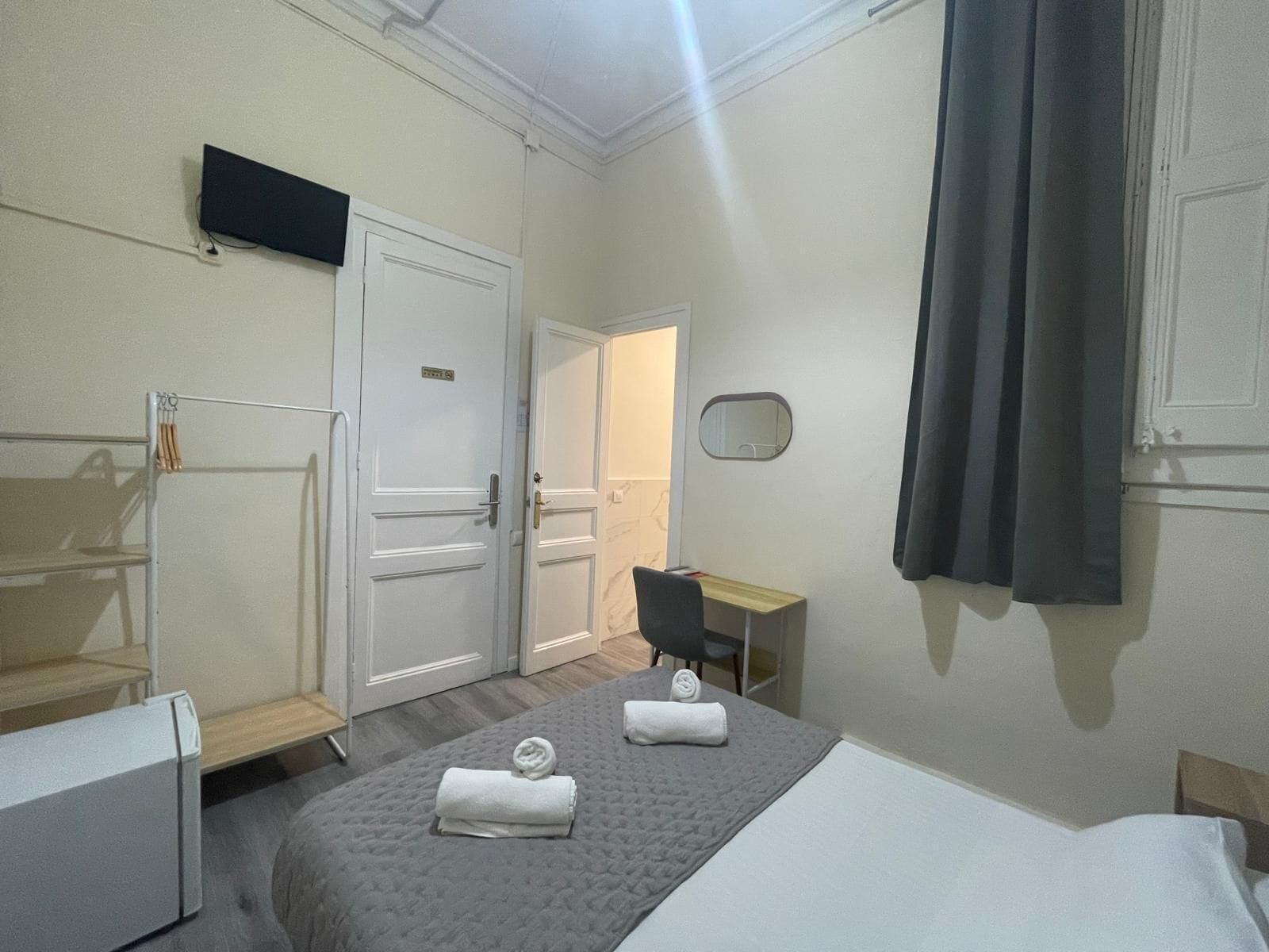 Photo - Hostal Balmes Centro