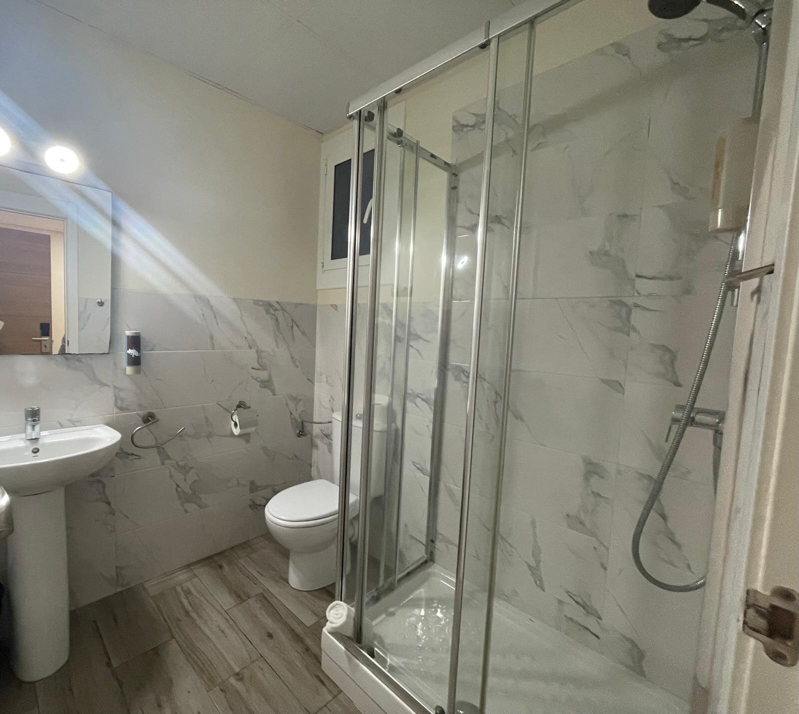 Foto - Hostal Balmes Centro