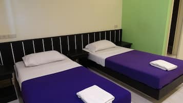Deluxe Twin Room | Hypo-allergenic bedding, down duvets, desk, free WiFi
