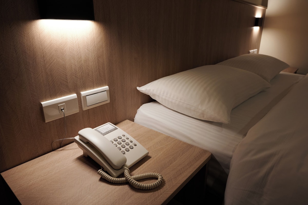 Kuştüyü yorgan, masa, ses yalıtımı, portatif/ilave yatak