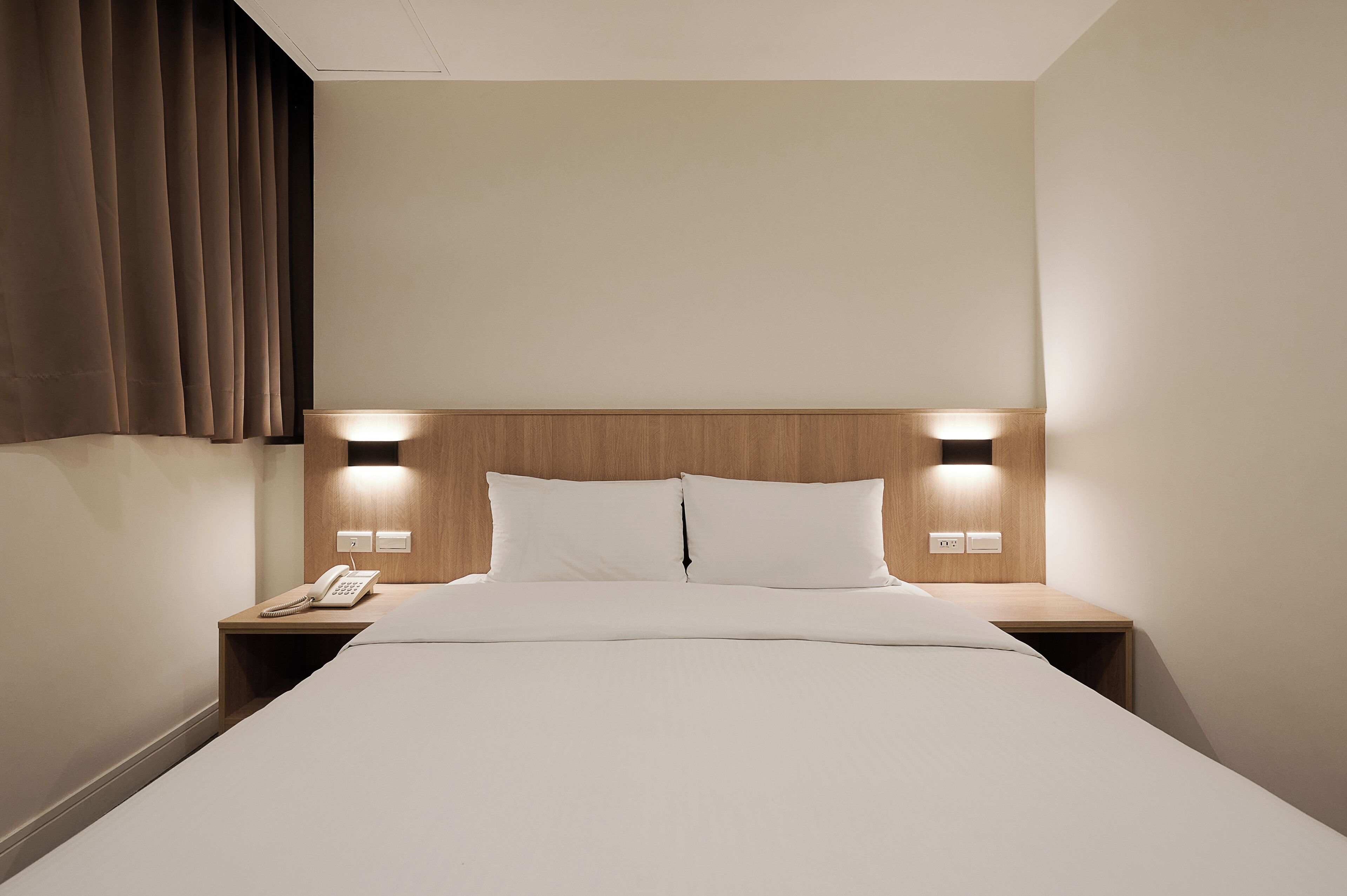 Habitació doble estàndard, 1 llit doble | Cobrellits, escriptori, habitacions insonoritzades i llits addicionals 