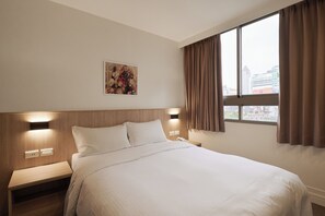 Business Double Room, 1 Double Bed | Down comforters, desk, soundproofing, rollaway beds - Nei Jiang Hotel (Taipei)
