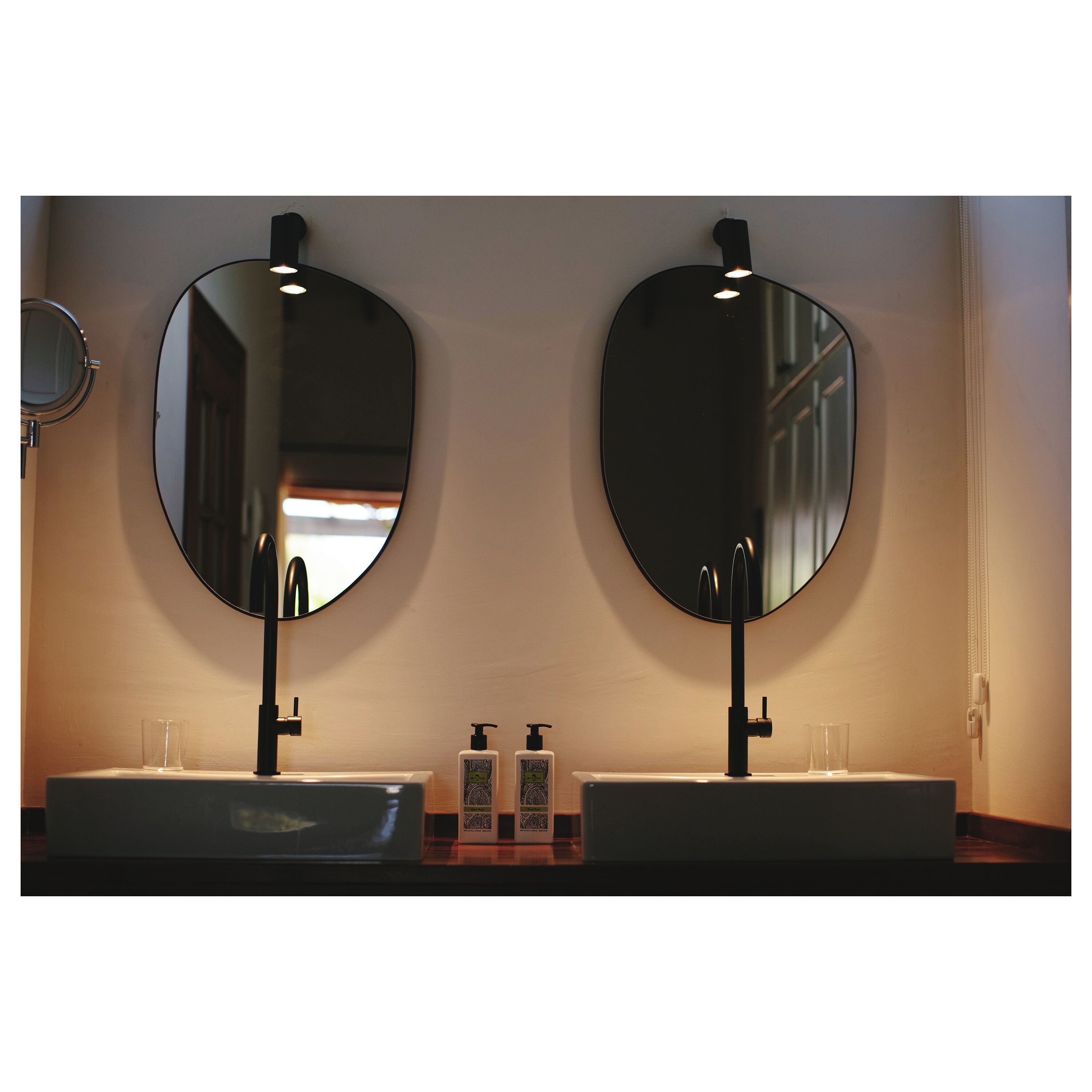 suite | premium bedding, minibar, in-room safe, desk