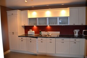 Penthouse, Tower | Private kitchen - Pilrig Heights (Edinburgh)