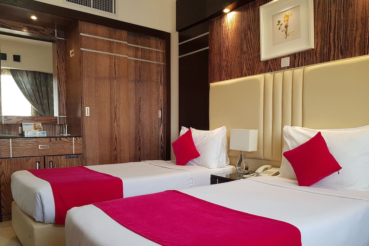 Standard Twin Room, 2 Single Beds | In-room safe, iron/ironing board, free WiFi