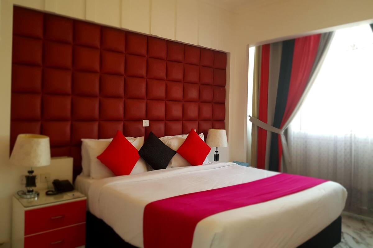In-room safe, iron/ironing board, free WiFi