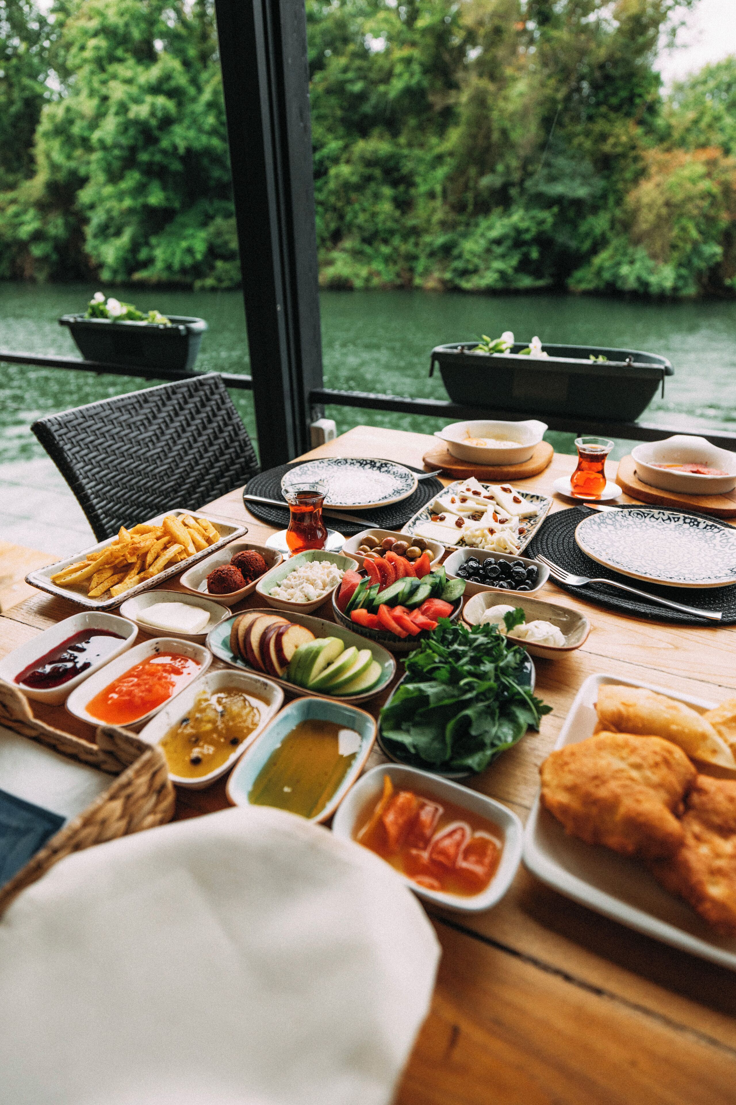 Free daily full breakfast