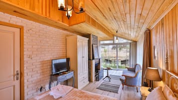 Nehir Manzarali Köse Oda | 1 dormitorio, ropa de cama de alta calidad, minibar y caja fuerte