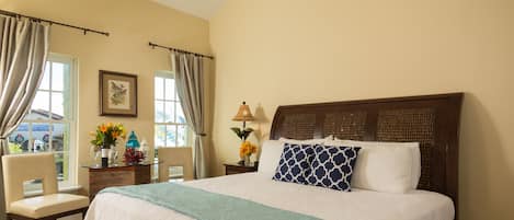 Suite Standard, 1 très grand lit, réfrigérateur, vue baie