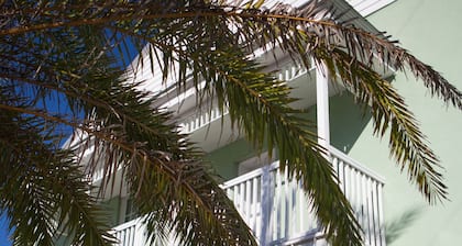 Bella Bay Inn