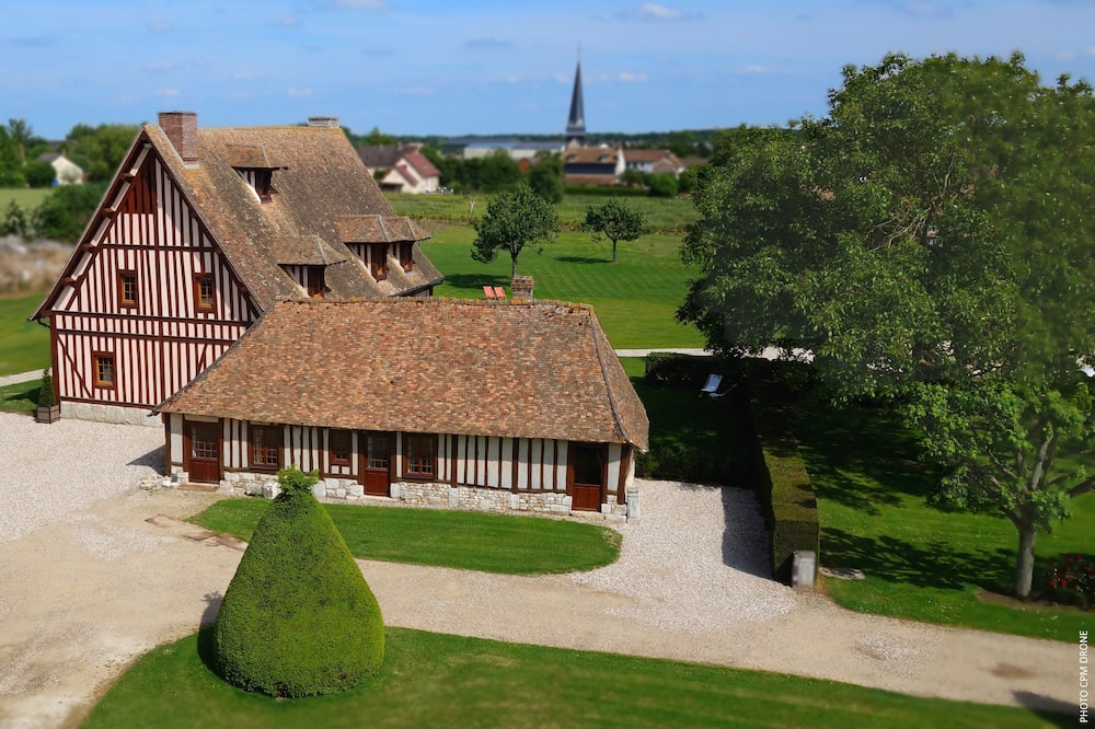 Manoir de Surville Hotel & Spa & Restaurant