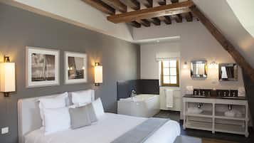 Classic-Doppelzimmer, 1 King-Bett, eigenes Bad | Hochwertige Bettwaren, Betten mit Memory-Foam-Matratzen, Zimmersafe