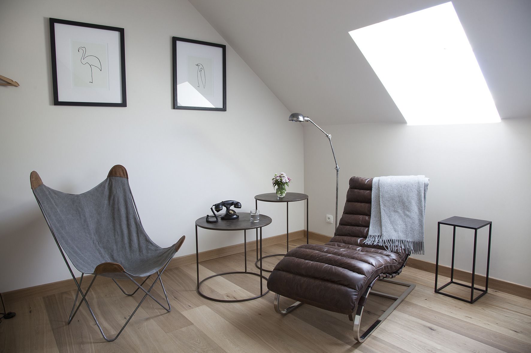 classic double room, 1 king bed, private bathroom | living area | 32-inch flat-screen tv with satellite channels, tv