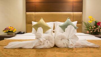 Count Suite | In-room safe, desk, laptop workspace, soundproofing