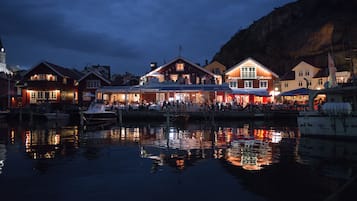 Façade de l’hébergement - soirée/nuit