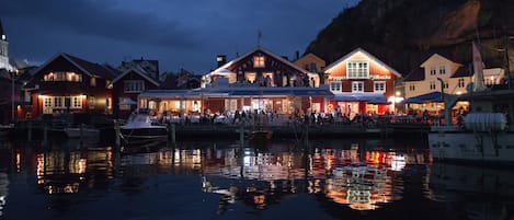 Façade de l’hébergement - soirée/nuit