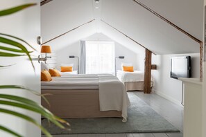 Family Quadruple Room, 1 Bedroom | Individually decorated, individually furnished, free WiFi, bed sheets