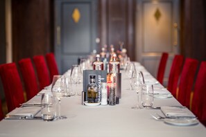 Breakfast, lunch served; Modern European cuisine, alfresco dining  - Hotel restaurant De Wolfsberg (Groesbeek)